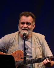 Artistul român Alexandru Andrieș